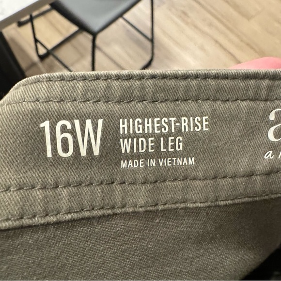 NWT a.n.a women’s size 16W highest-rise wide leg pants bottoms oregano army - Picture 8 of 11